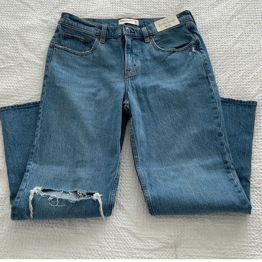 Abercrombie & Fitch Mid rise straight jeans - Picture 2 of 4